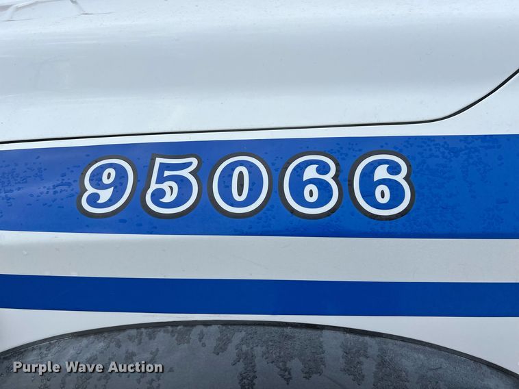 image for item DQ2360 2015 Dodge Ram 4500HD SLT truck cab and chassis