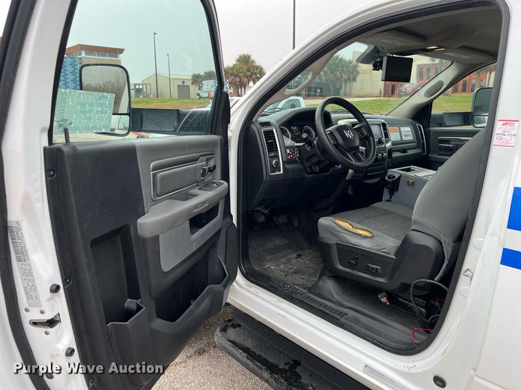 image for item DQ2360 2015 Dodge Ram 4500HD SLT truck cab and chassis