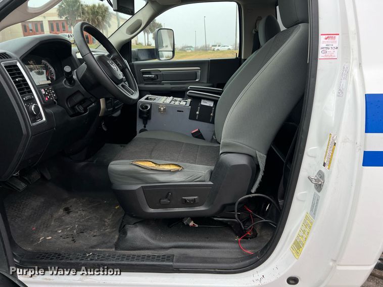 image for item DQ2360 2015 Dodge Ram 4500HD SLT truck cab and chassis