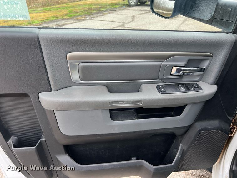 image for item DQ2360 2015 Dodge Ram 4500HD SLT truck cab and chassis