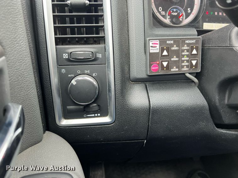 image for item DQ2360 2015 Dodge Ram 4500HD SLT truck cab and chassis