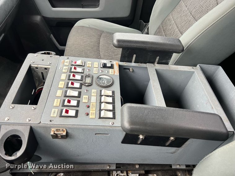 image for item DQ2360 2015 Dodge Ram 4500HD SLT truck cab and chassis