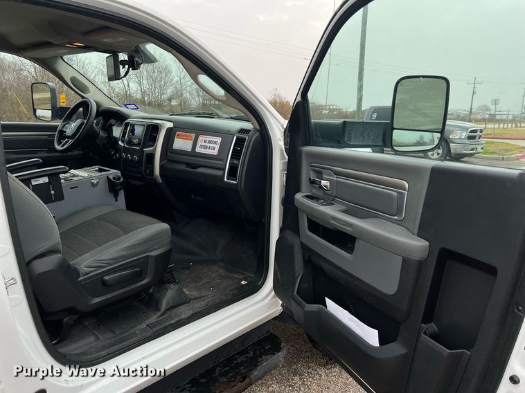 image for item DQ2360 2015 Dodge Ram 4500HD SLT truck cab and chassis