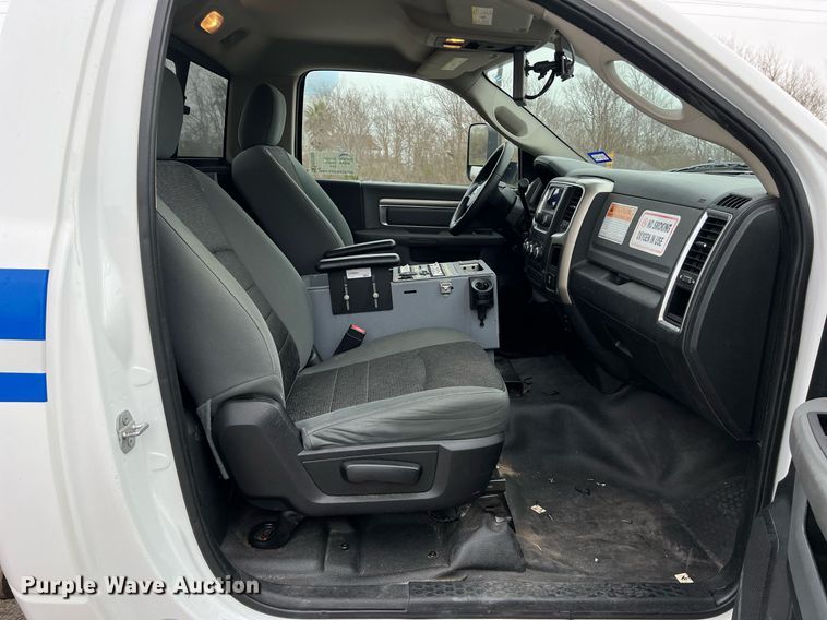 image for item DQ2360 2015 Dodge Ram 4500HD SLT truck cab and chassis