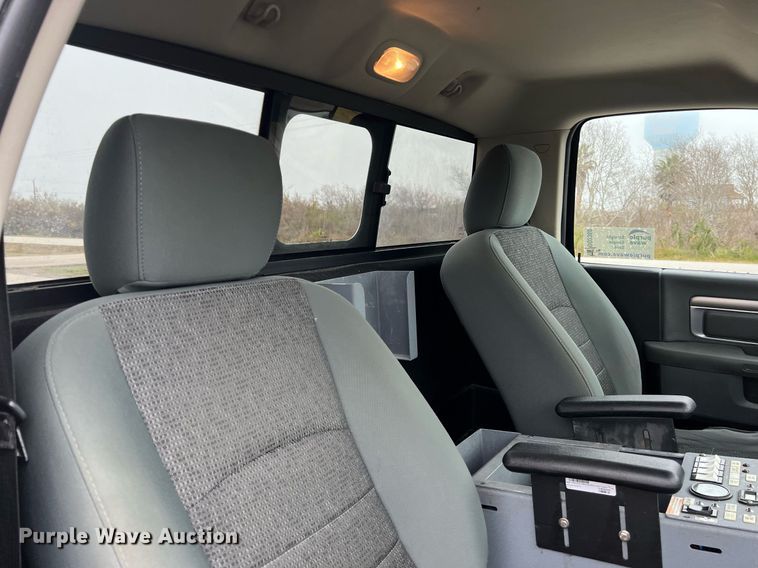 image for item DQ2360 2015 Dodge Ram 4500HD SLT truck cab and chassis