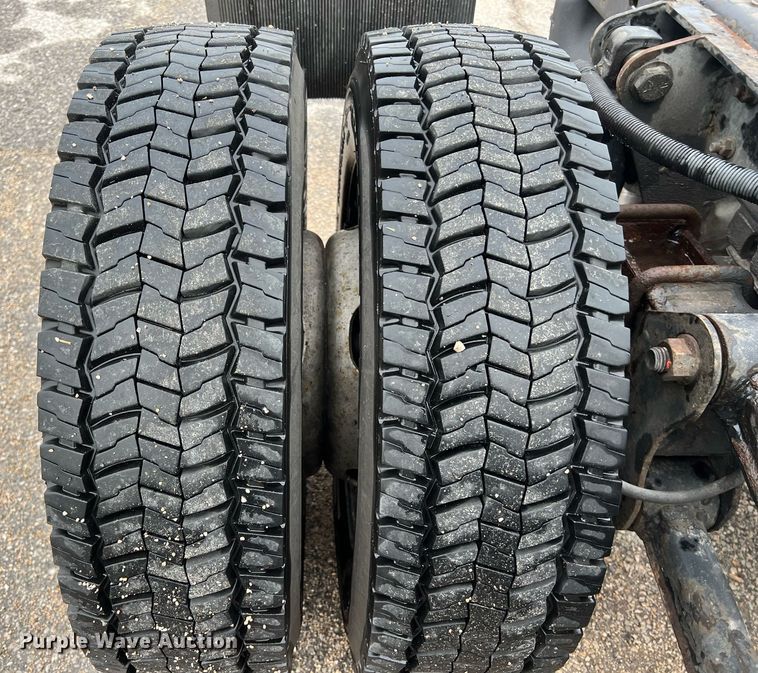 image for item DQ2360 2015 Dodge Ram 4500HD SLT truck cab and chassis