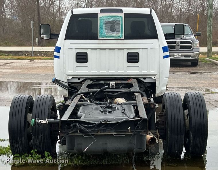 image for item DQ2362 2015 Dodge Ram 4500HD SLT truck cab and chassis