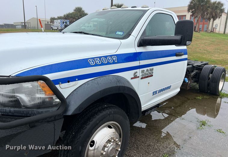 image for item DQ2362 2015 Dodge Ram 4500HD SLT truck cab and chassis