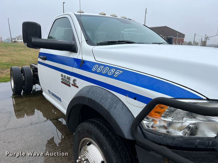 image for item DQ2362 2015 Dodge Ram 4500HD SLT truck cab and chassis