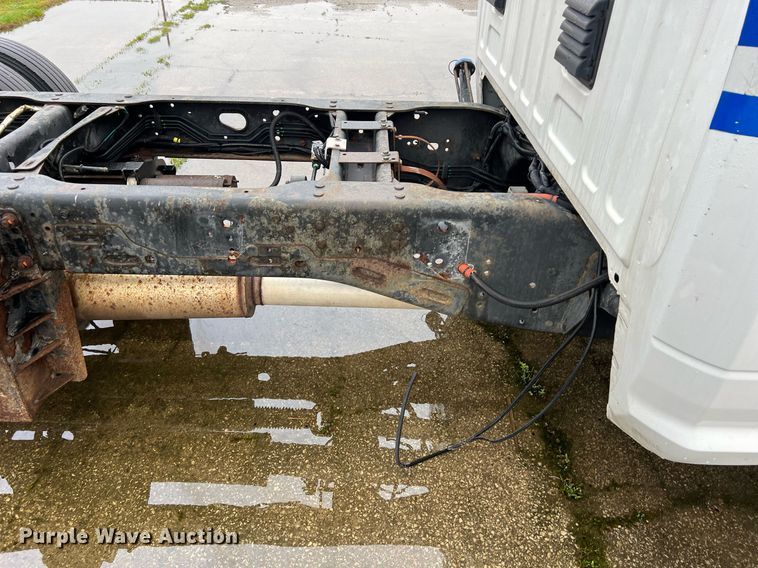 image for item DQ2362 2015 Dodge Ram 4500HD SLT truck cab and chassis