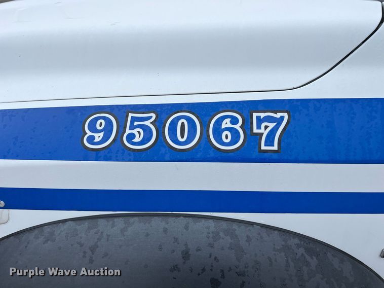 image for item DQ2362 2015 Dodge Ram 4500HD SLT truck cab and chassis