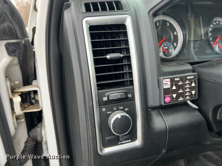 image for item DQ2362 2015 Dodge Ram 4500HD SLT truck cab and chassis