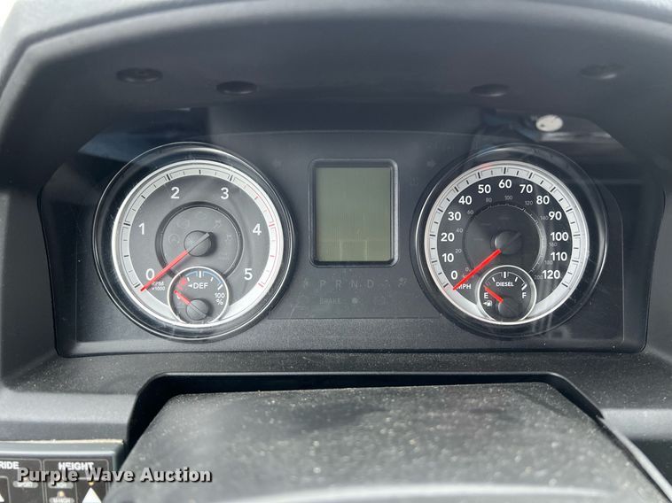 image for item DQ2362 2015 Dodge Ram 4500HD SLT truck cab and chassis