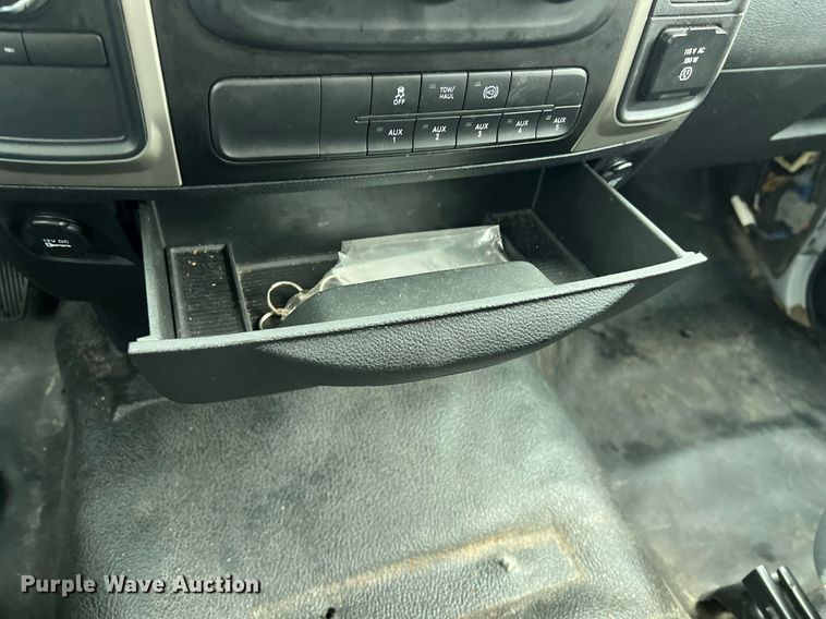 image for item DQ2362 2015 Dodge Ram 4500HD SLT truck cab and chassis