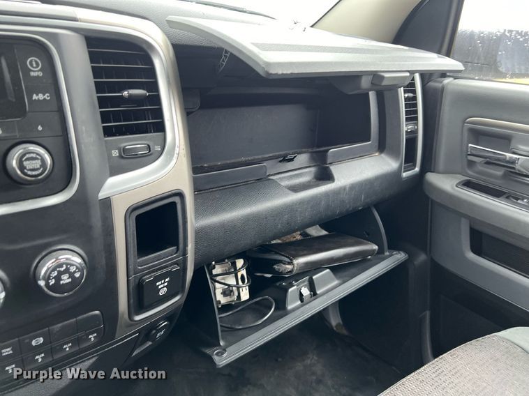 image for item DQ2362 2015 Dodge Ram 4500HD SLT truck cab and chassis