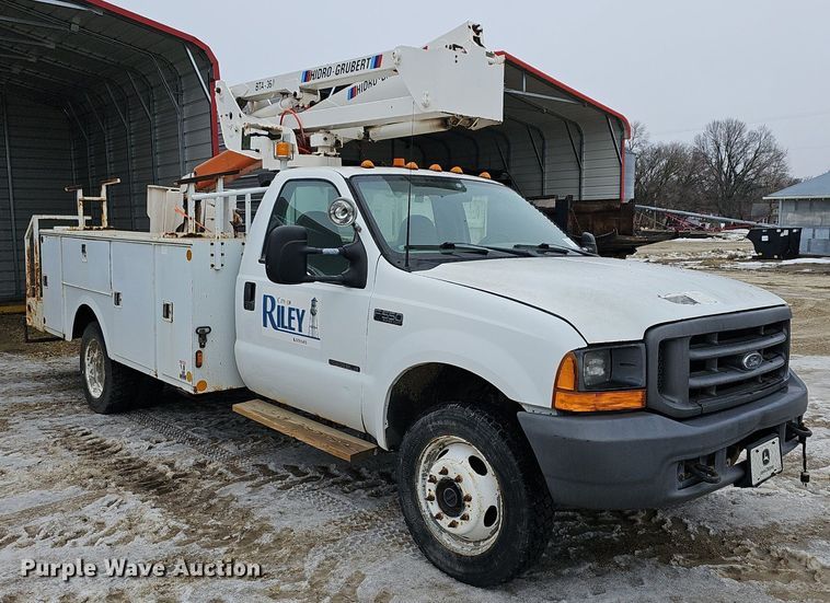 image for item DR5990 2000 Ford F550 Super Duty XL bucket truck