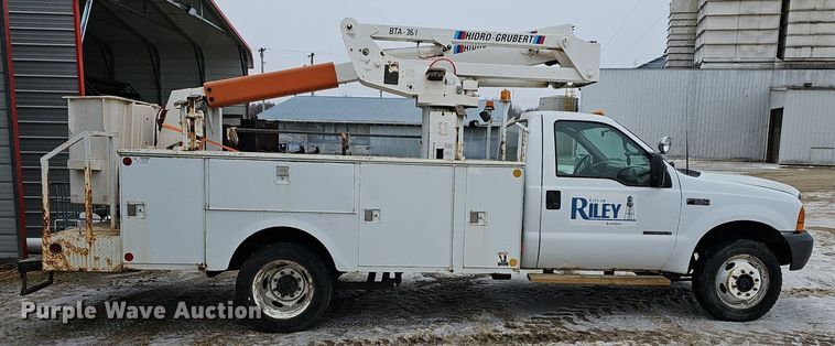 image for item DR5990 2000 Ford F550 Super Duty XL bucket truck