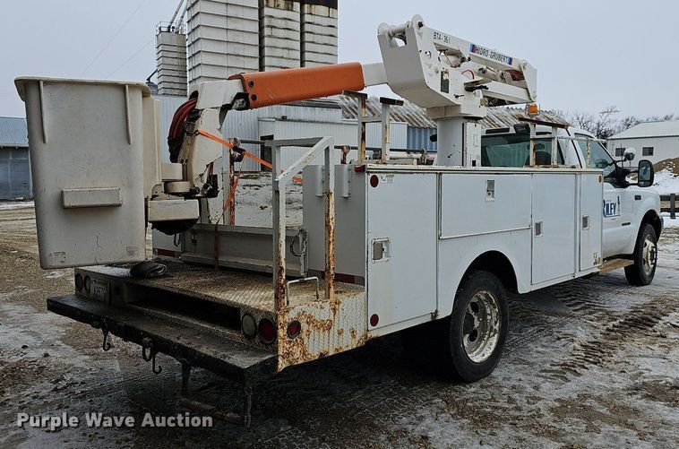image for item DR5990 2000 Ford F550 Super Duty XL bucket truck