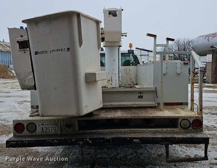 image for item DR5990 2000 Ford F550 Super Duty XL bucket truck