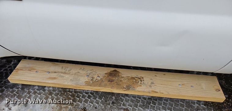 image for item DR5990 2000 Ford F550 Super Duty XL bucket truck