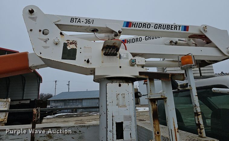 image for item DR5990 2000 Ford F550 Super Duty XL bucket truck
