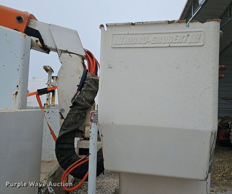 image for item DR5990 2000 Ford F550 Super Duty XL bucket truck