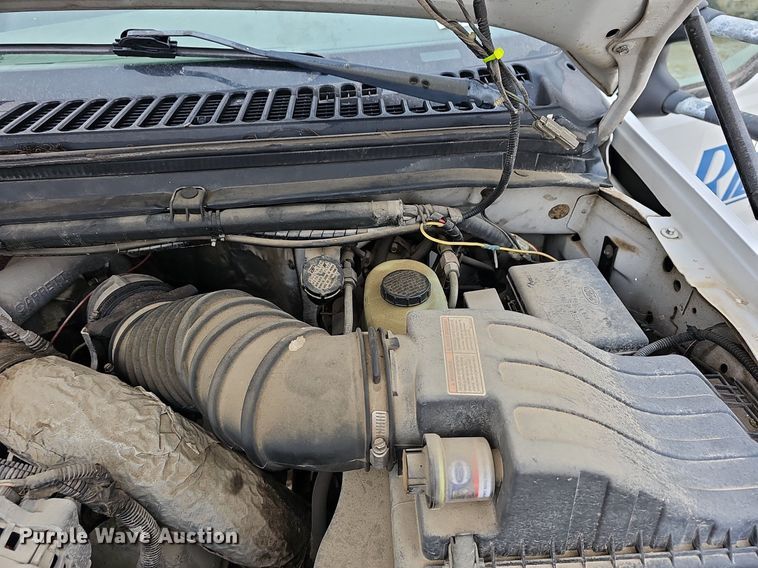 image for item DR5990 2000 Ford F550 Super Duty XL bucket truck