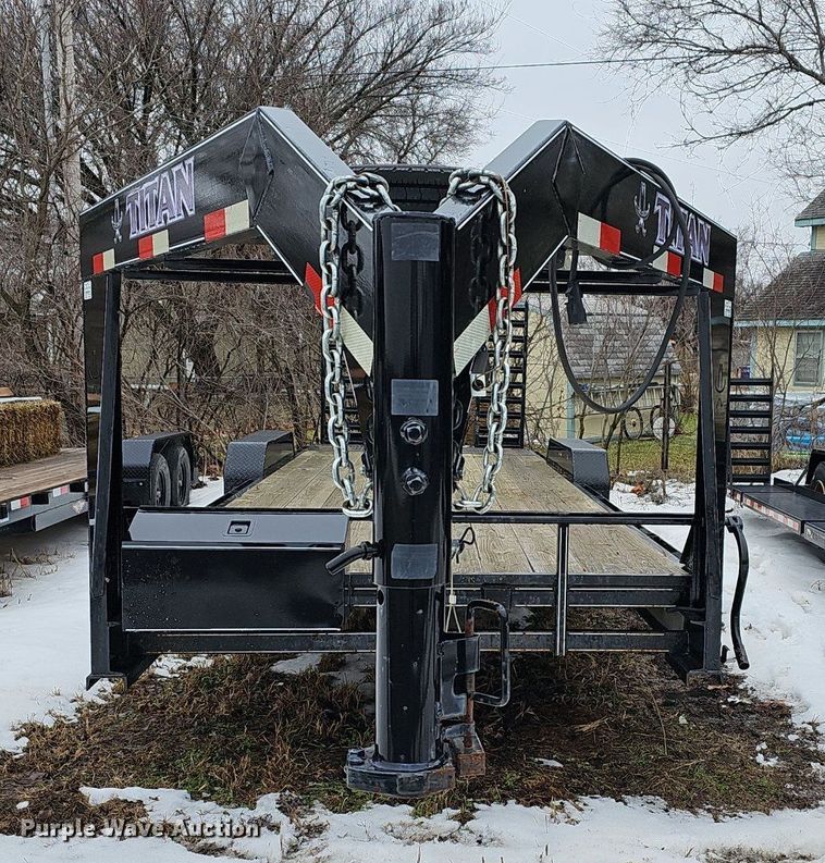 image for item DR5996 2017 Titan HU6488 equipment trailer