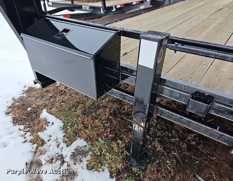 image for item DR5996 2017 Titan HU6488 equipment trailer