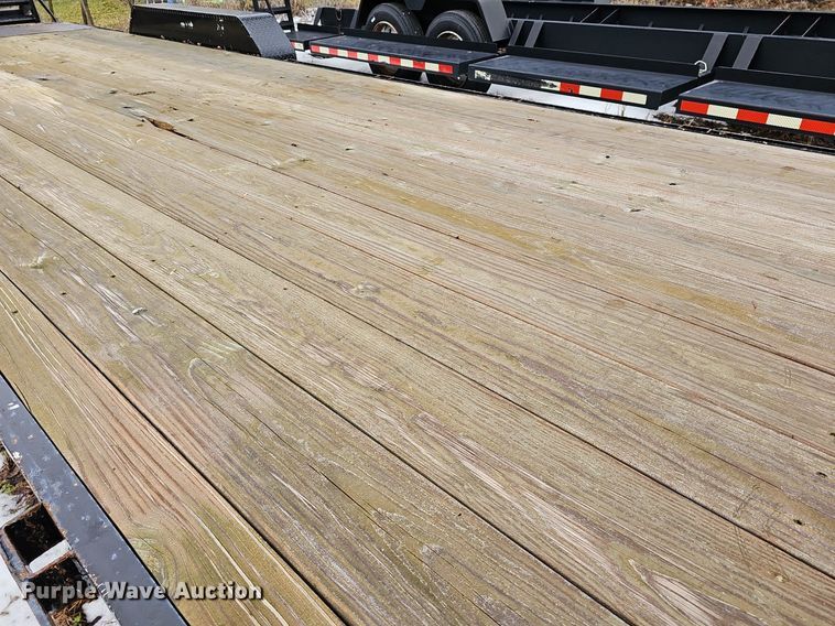 image for item DR5996 2017 Titan HU6488 equipment trailer