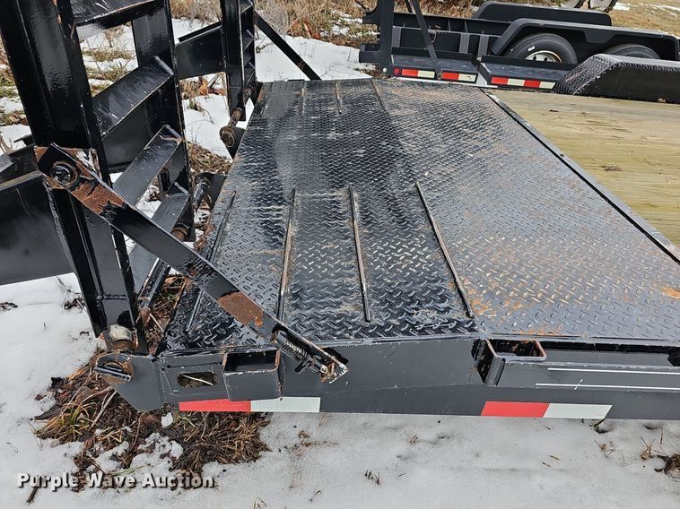 image for item DR5996 2017 Titan HU6488 equipment trailer