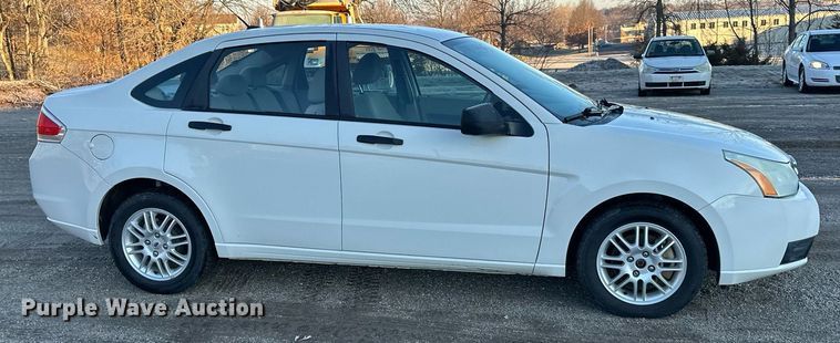 image for item DW2953 2010 Ford Focus 