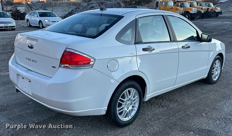 image for item DW2953 2010 Ford Focus 
