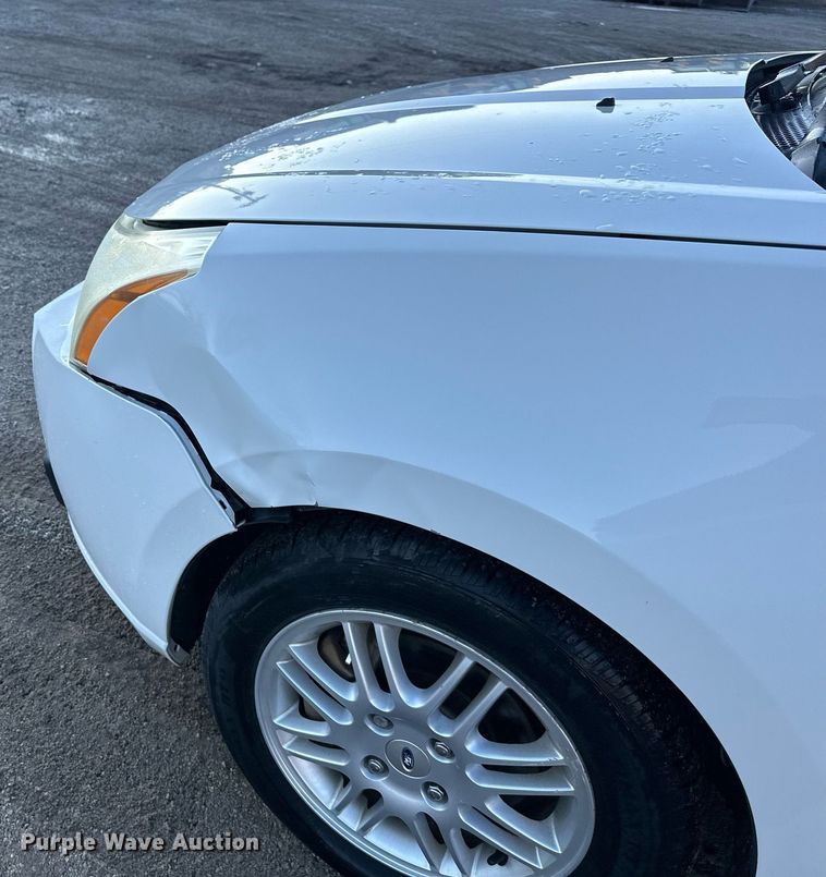 image for item DW2953 2010 Ford Focus 