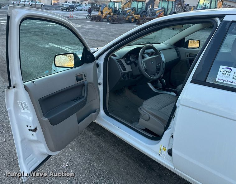 image for item DW2953 2010 Ford Focus 