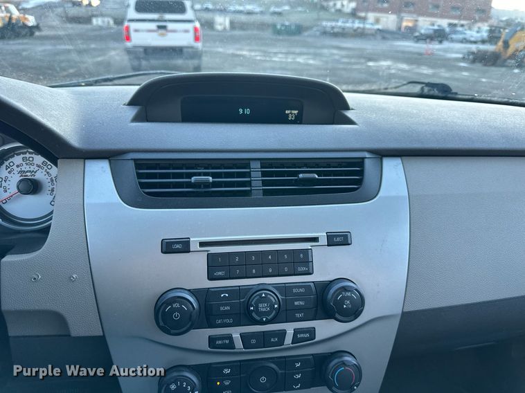 image for item DW2953 2010 Ford Focus 