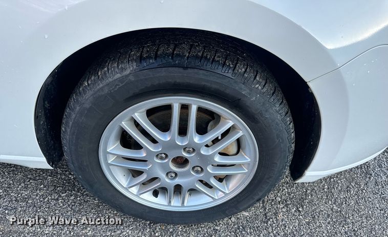 image for item DW2953 2010 Ford Focus 
