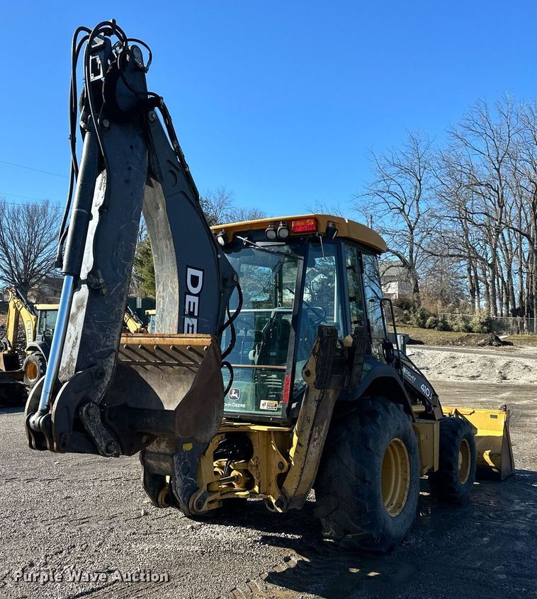 image for item DW2961 2008 John Deere 410J backhoe