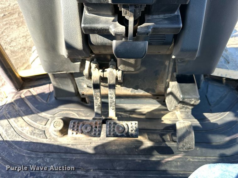 image for item DW2961 2008 John Deere 410J backhoe