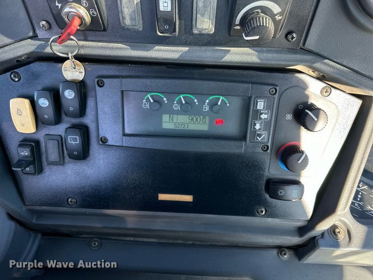 image for item DW2961 2008 John Deere 410J backhoe