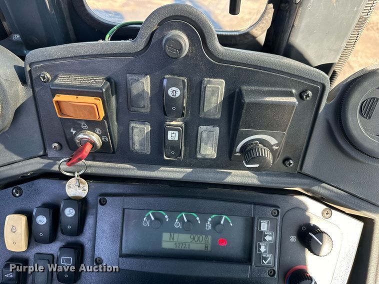 image for item DW2961 2008 John Deere 410J backhoe