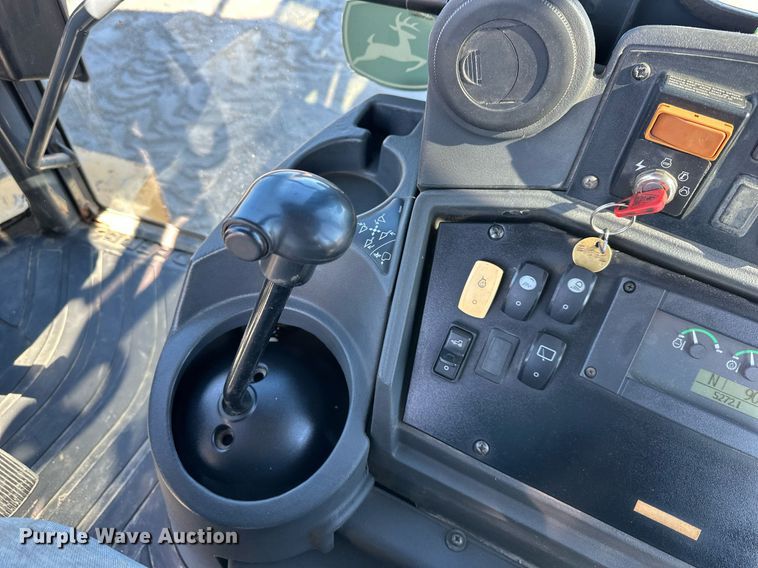 image for item DW2961 2008 John Deere 410J backhoe