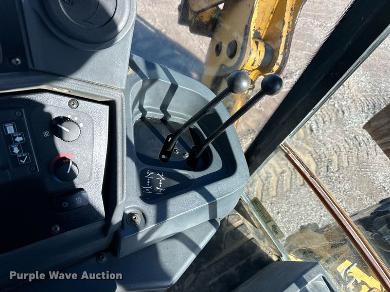 image for item DW2961 2008 John Deere 410J backhoe