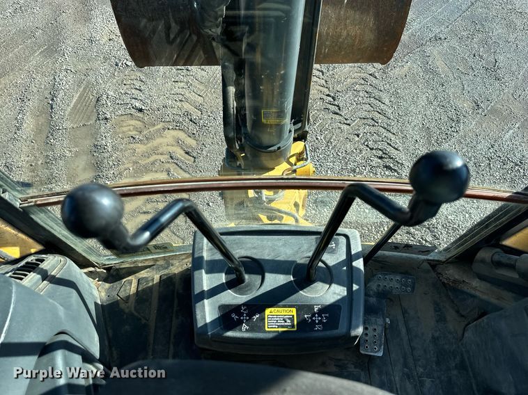 image for item DW2961 2008 John Deere 410J backhoe