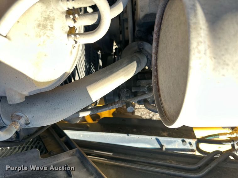 image for item DW2961 2008 John Deere 410J backhoe