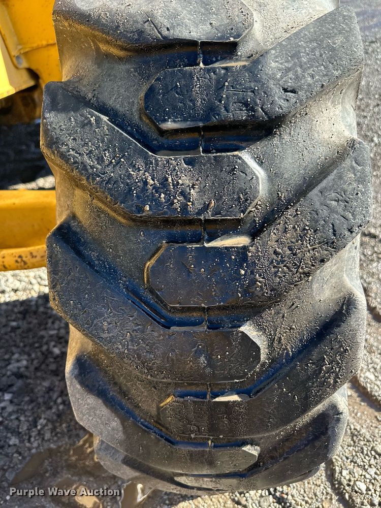 image for item DW2961 2008 John Deere 410J backhoe