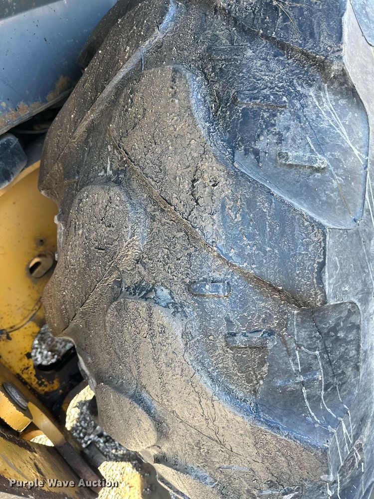 image for item DW2961 2008 John Deere 410J backhoe