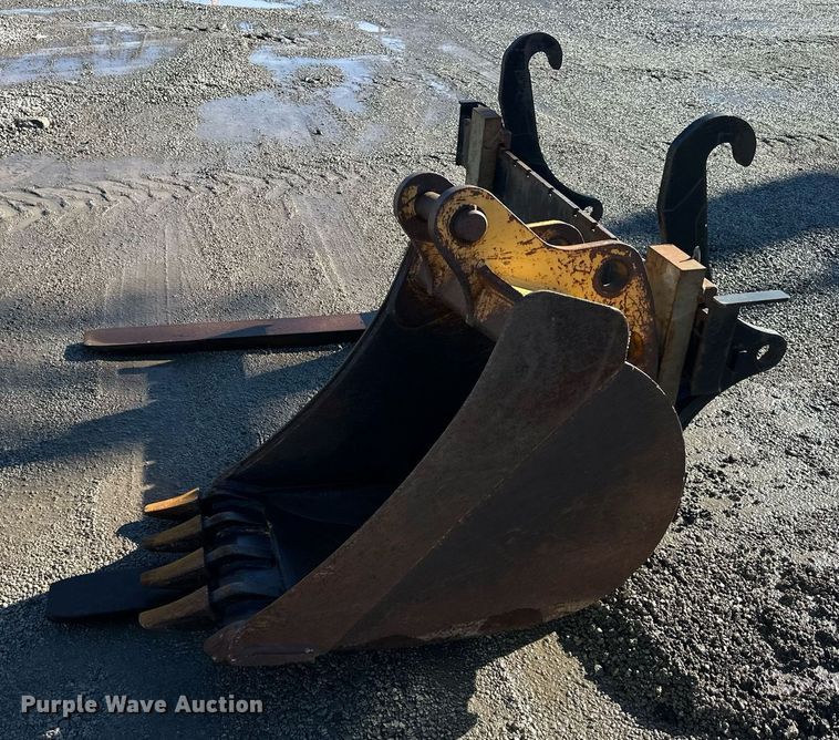 image for item DW2961 2008 John Deere 410J backhoe