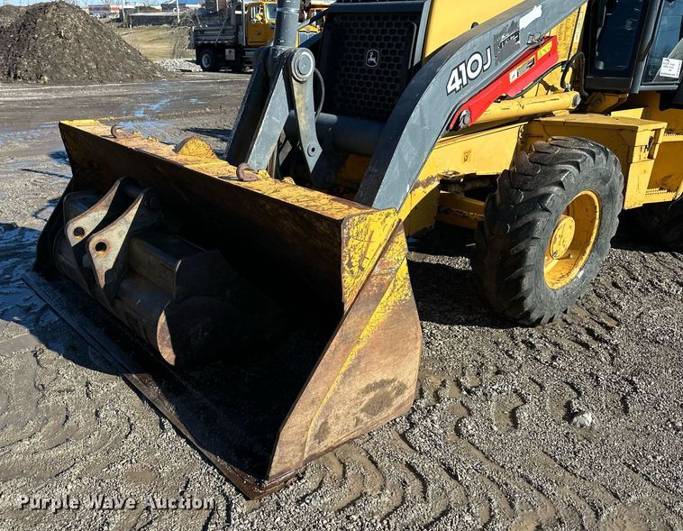 image for item DW2962 2010 John Deere 410J backhoe