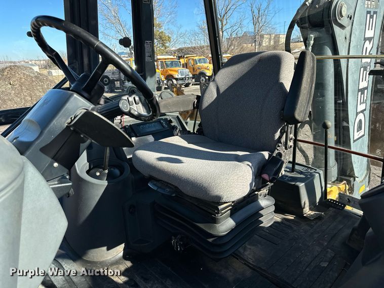 image for item DW2962 2010 John Deere 410J backhoe